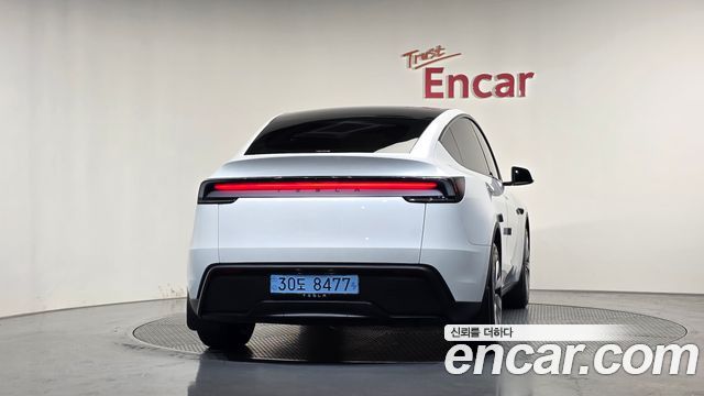 Tesla Model Y 2026 — photo 4