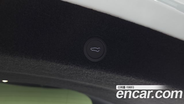 Tesla Model Y 2026 — photo 22