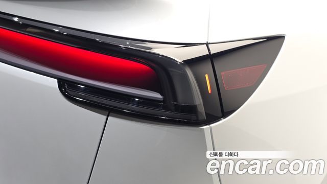Tesla Model Y 2026 — photo 9