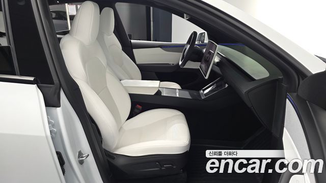 Tesla Model Y 2026 — photo 16
