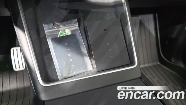 Tesla Model Y 2026 — photo 32