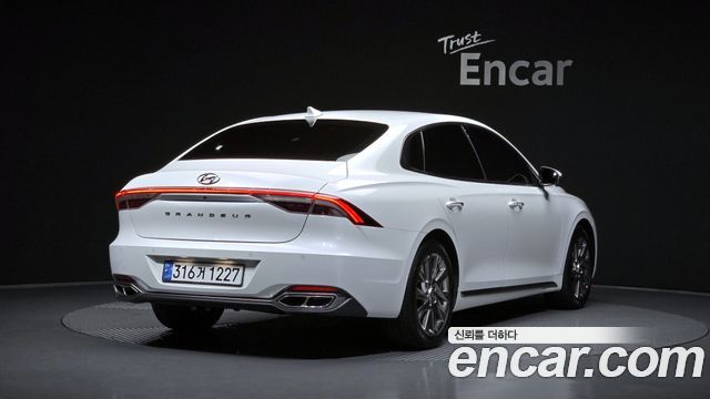Hyundai Grandeur 2023 — photo 2