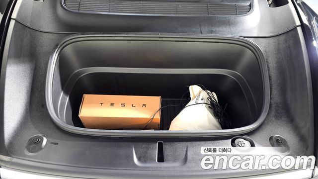 Tesla Model Y 2025 — photo 6