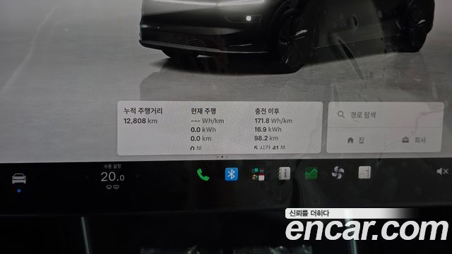 Tesla Model Y 2025 — photo 11