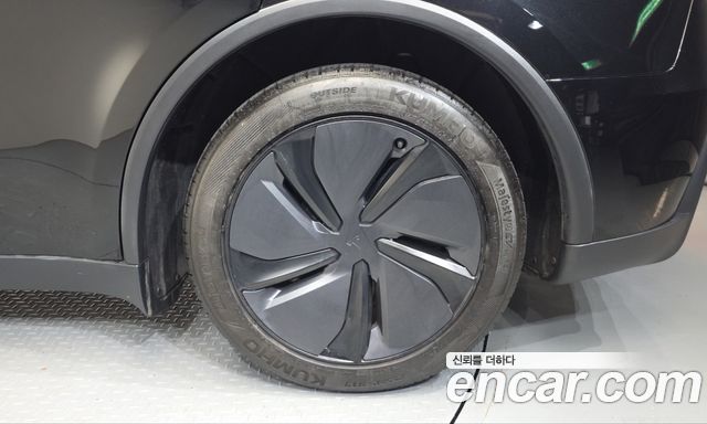 Tesla Model Y 2025 — photo 7