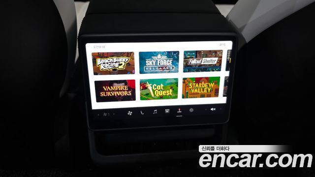 Tesla Model Y 2025 — photo 31
