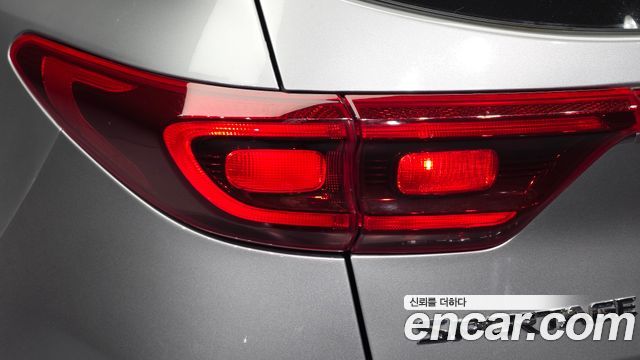 Kia Sportage 2022 — photo 9