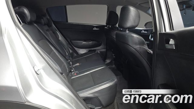 Kia Sportage 2022 — photo 16