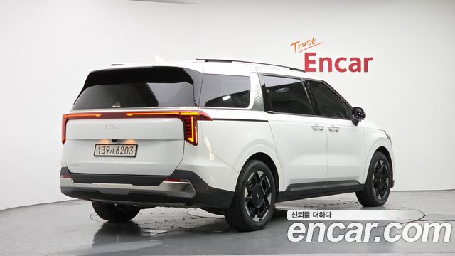 Kia Canival 2025 — photo 2