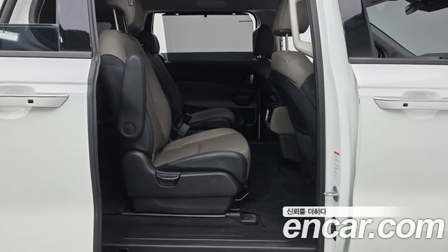 Kia Canival 2025 — photo 12