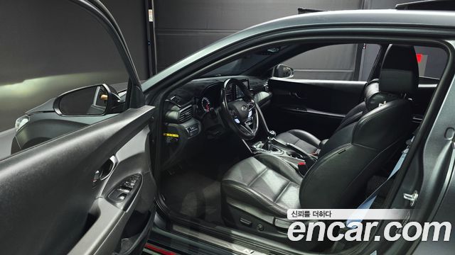Hyundai Veloster 2019 — photo 13