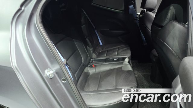 Hyundai Veloster 2019 — photo 17