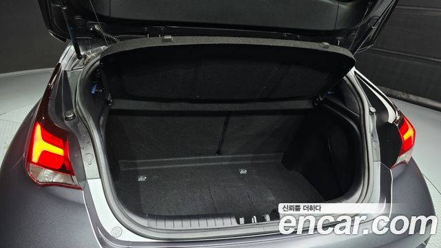 Hyundai Veloster 2019 — photo 23