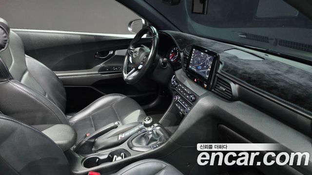 Hyundai Veloster 2019 — photo 24