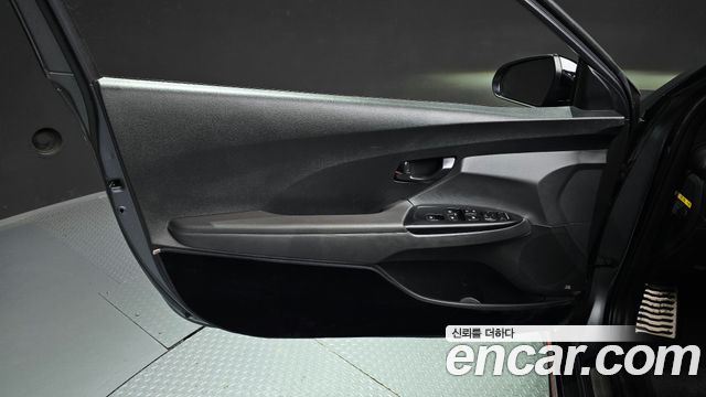 Hyundai Veloster 2019 — photo 14