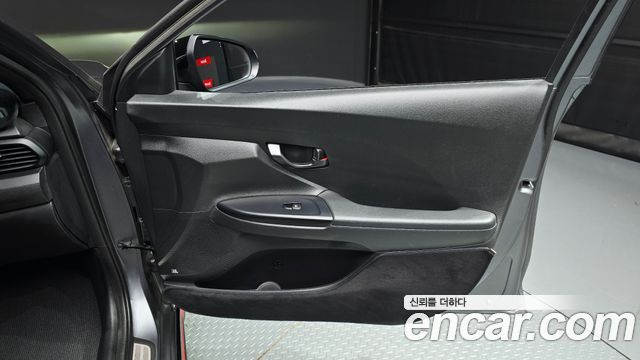 Hyundai Veloster 2019 — photo 15