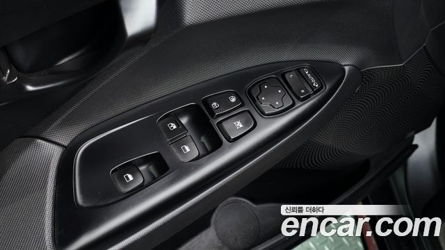 Hyundai Veloster 2019 — photo 29
