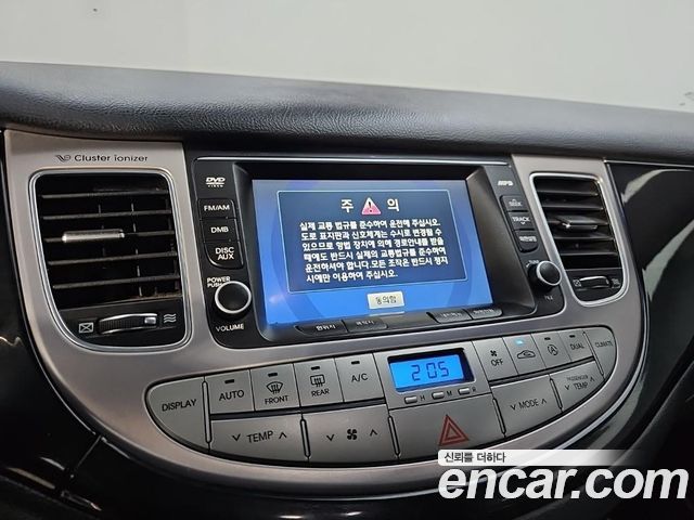 Hyundai Genesis 2012 — photo 9