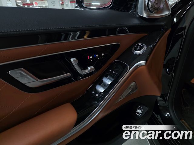 Mercedes-Benz S-Class 2022 — photo 15