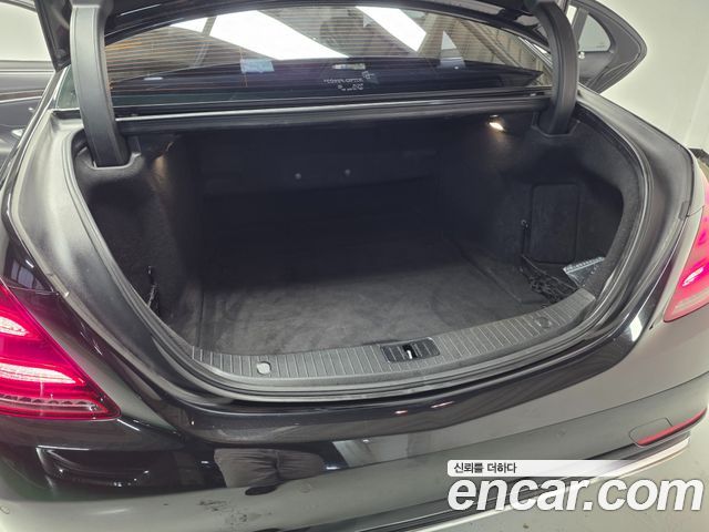 Mercedes-Benz S-Class 2018 — photo 19