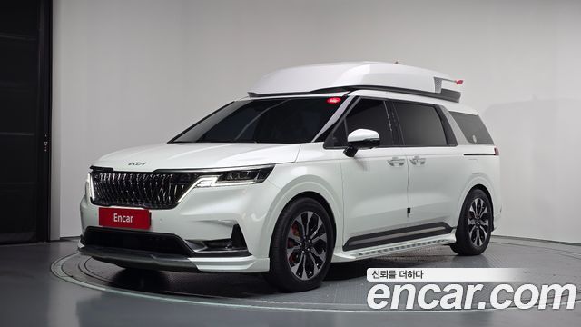Kia Canival 2023 — photo 1