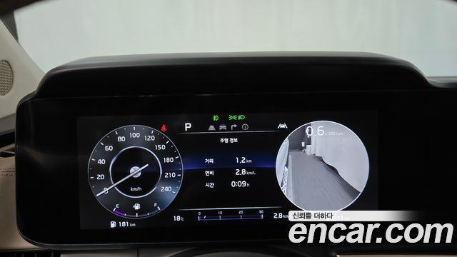 Kia Canival 2023 — photo 11