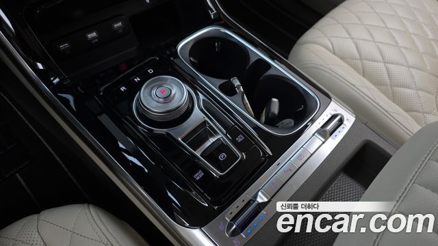 Kia Canival 2023 — photo 12