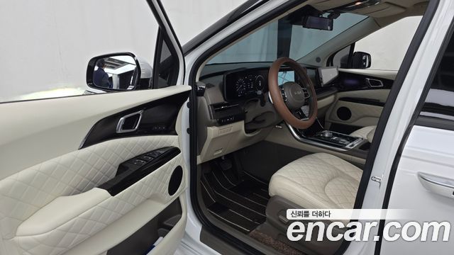 Kia Canival 2023 — photo 13