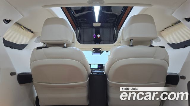 Kia Canival 2023 — photo 24