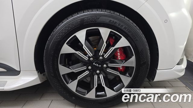 Kia Canival 2023 — photo 7