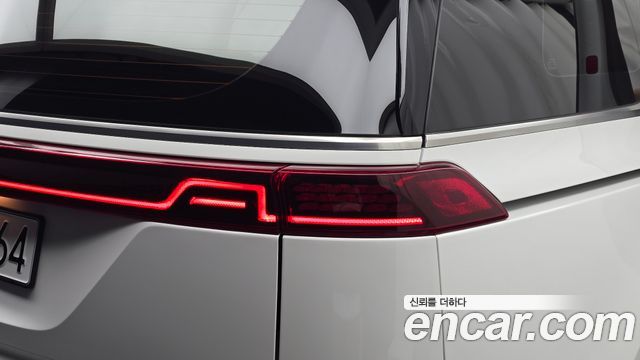 Kia Canival 2023 — photo 9