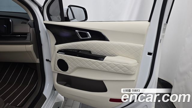Kia Canival 2023 — photo 14