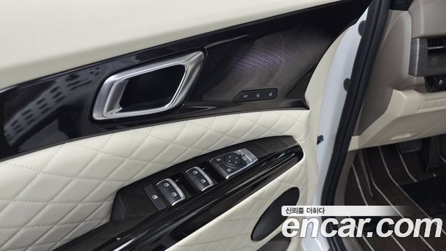 Kia Canival 2023 — photo 30