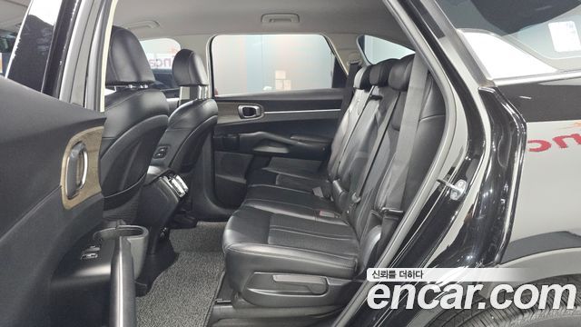 Kia Sorento 2023 — photo 16