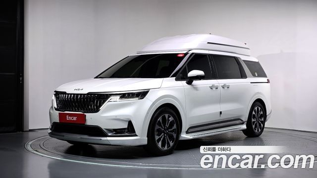 Kia Canival 2023 — photo 1