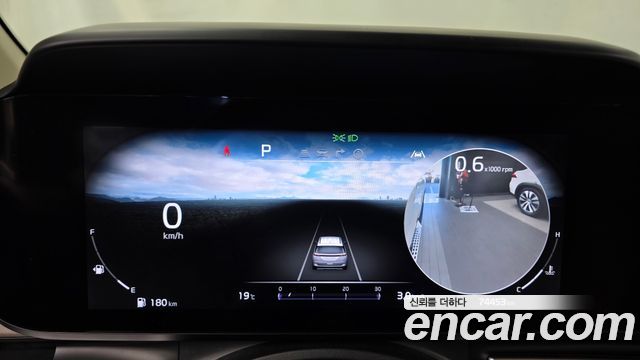 Kia Canival 2023 — photo 11