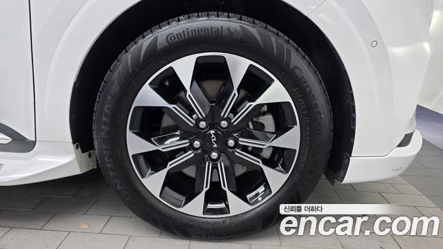 Kia Canival 2023 — photo 7
