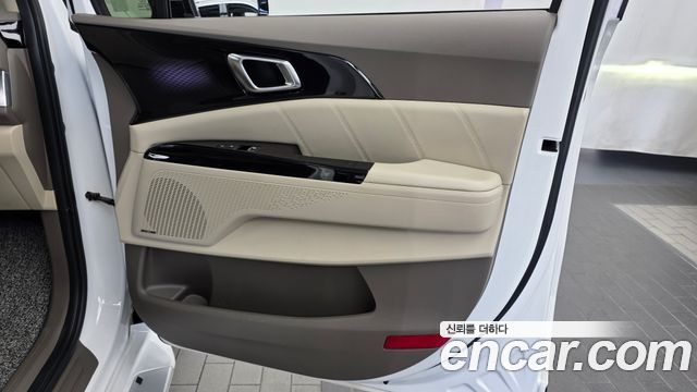 Kia Canival 2023 — photo 15