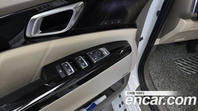 Kia Canival 2023 — photo 28