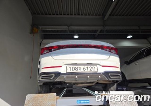Kia K5 2023 — photo 2