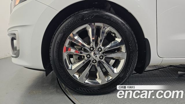 Kia Canival 2016 — photo 5
