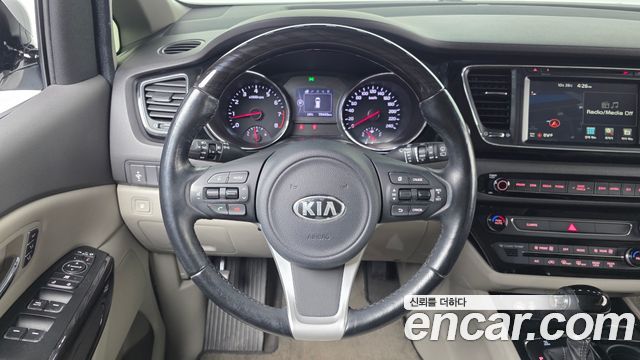 Kia Canival 2016 — photo 19