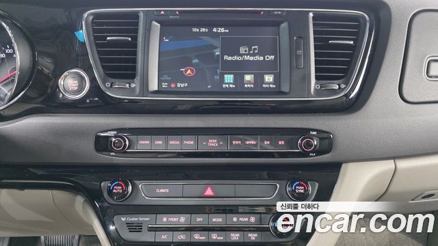 Kia Canival 2016 — photo 20