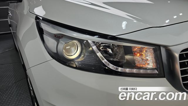 Kia Canival 2016 — photo 8