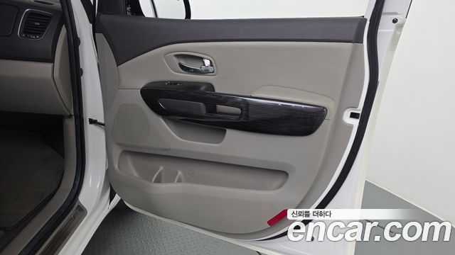 Kia Canival 2016 — photo 15