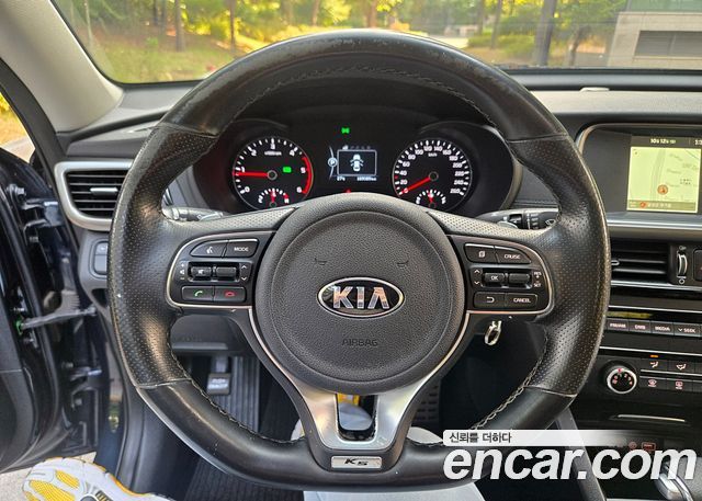 Kia K5 2017 — photo 10