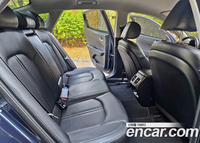 Kia K5 2017 — photo 12