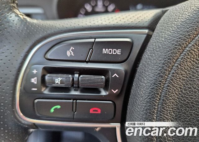 Kia K5 2017 — photo 18