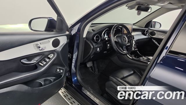 Mercedes-Benz GLC-Class 2018 — photo 10