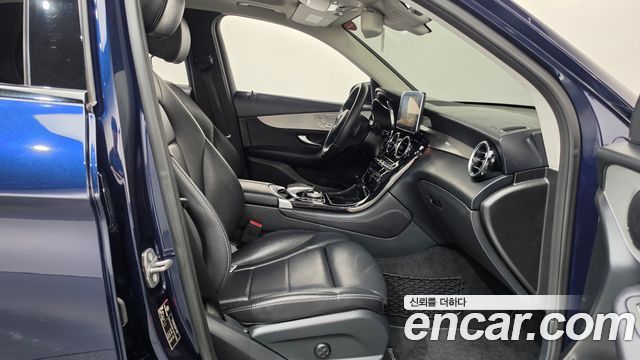 Mercedes-Benz GLC-Class 2018 — photo 11